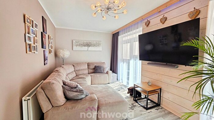 3 Bedroom Town House For Sale In Parkland Crescent, Bentley, Doncaster, DN5