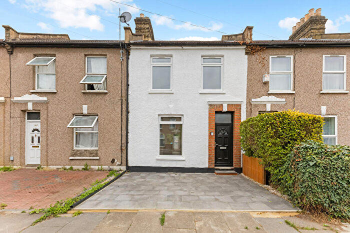 3 Bedroom Terraced House For Sale In Westbury Road, Ilford, Essex, IG1