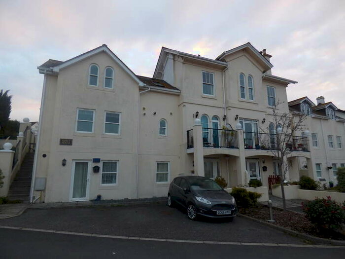2 Bedroom Flat To Rent In Coombe Vale Road, Teignmouth, TQ14