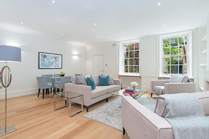2 Bedroom Flat To Rent In Fitzroy Square, Fitzrovia, London, W1T