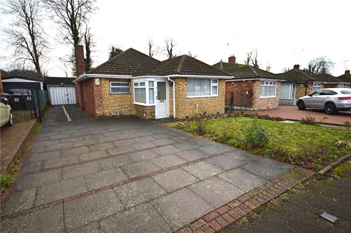 2 Bedroom Bungalow For Sale In Florence Avenue, Luton, Bedfordshire, LU3