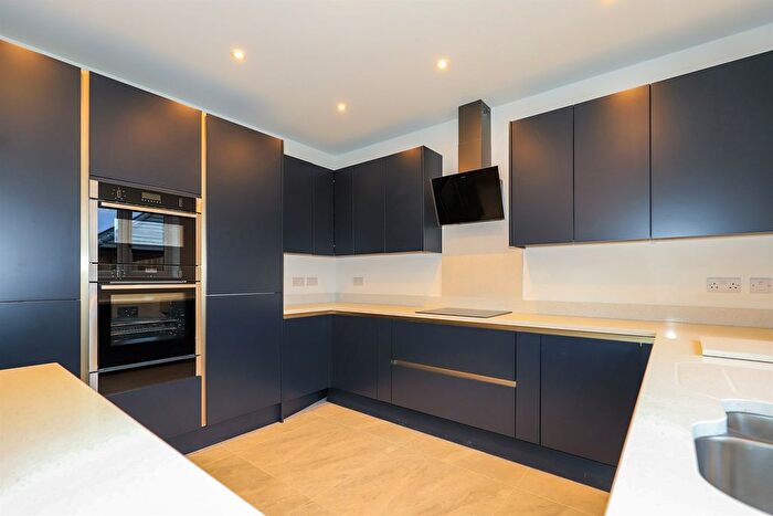 4 Bedroom Detached House For Sale In Lichfield Road, Bloxwich, Walsall, WS3