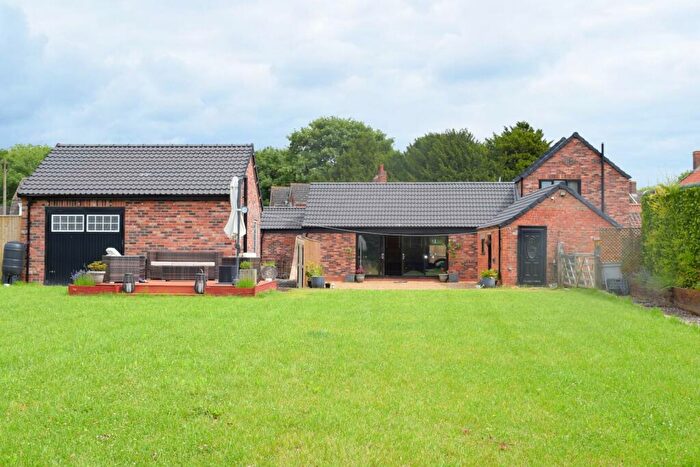 3 Bedroom Detached House For Sale In Brigg Road, South Kelsey, LN7