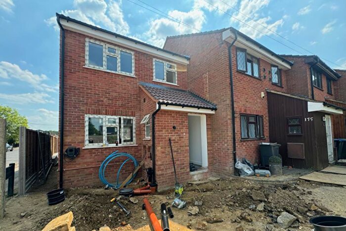 3 Bedroom Terraced House To Rent In Addlestone, Surrey, KT15