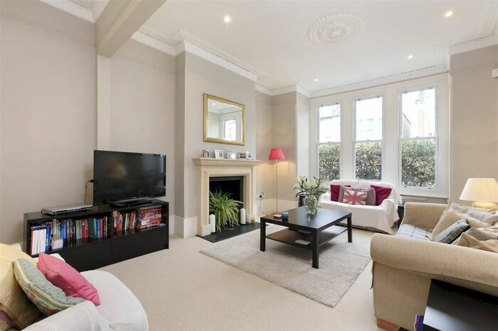 4 Bedroom Property To Rent In Hambalt Road, Abbeville Village, SW4