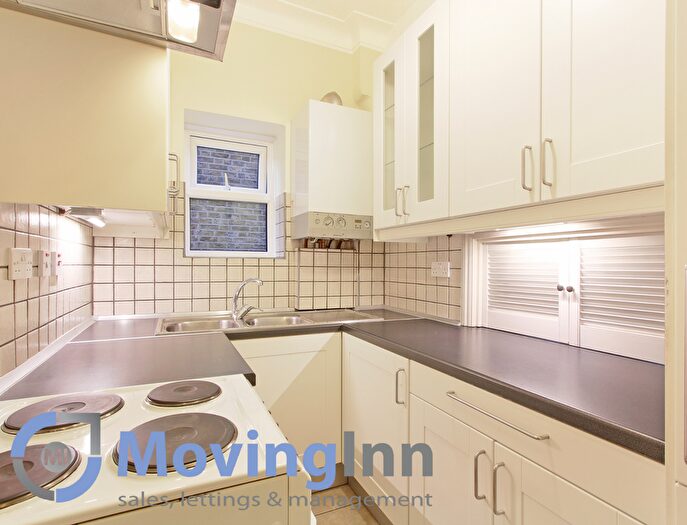2 Bedroom Flat To Rent In Kingsmead Road, Tulse Hill, SW2