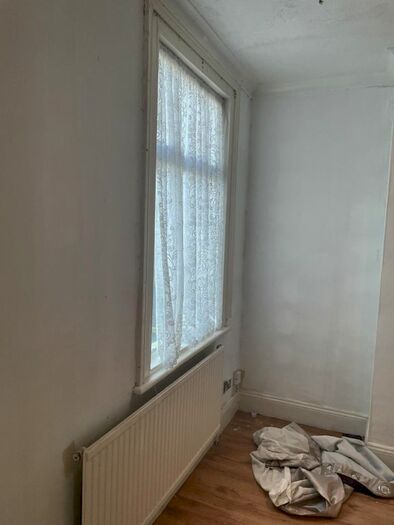 3 Bedroom Semi-Detached House To Rent In Diamond Road, Slough SL1