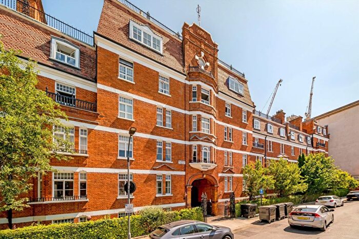 2 Bedroom Flat To Rent In Avonmore Gardens, West Kensington, W14