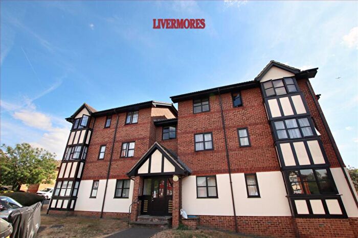 2 Bedroom Flat To Rent In Osbourne Road, Dartford, Kent, DA2