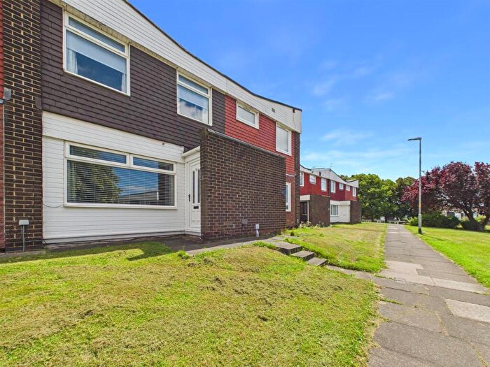 3 Bedroom Terraced House For Sale In Bramhope Green, Low Fell, Gateshead, NE9