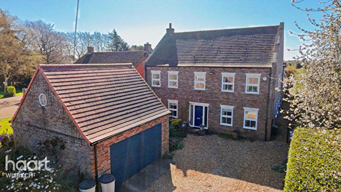 4 Bedroom Detached House For Sale In Barton Road, Wisbech, PE13
