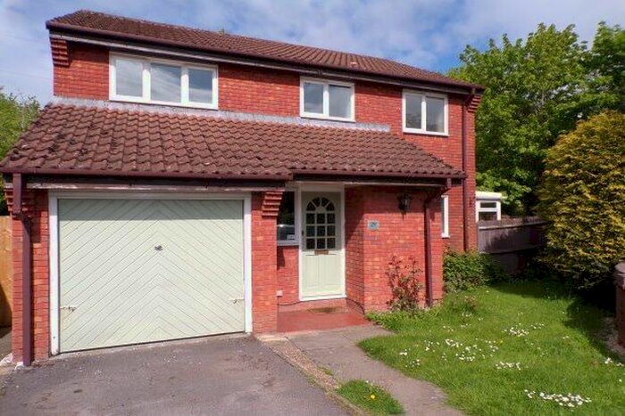 4 Bedroom Property To Rent In Redwood Gardens, Southampton, SO40