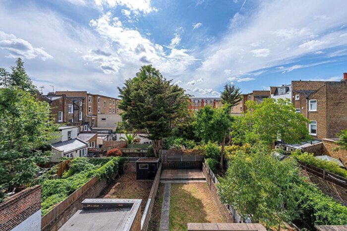6 Bedroom Terraced House To Rent In Hornsey Road, Holloway, London, N7