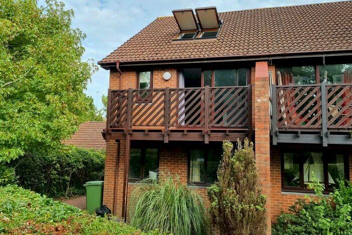 4 Bedroom Town House To Rent In Port Solent, Hampshire, PO6