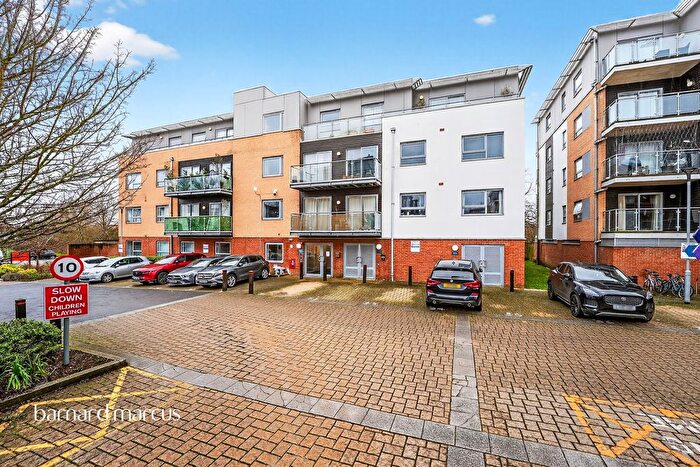 2 Bedroom Flat For Sale In Talbot Close, Mitcham, CR4
