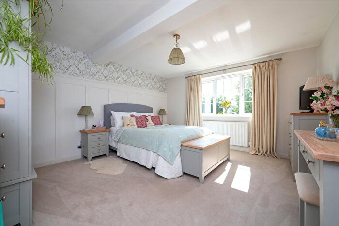 3 Bedroom Detached House For Sale In Cedarwood Drive, St. Albans, Hertfordshire, AL4