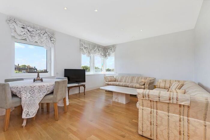 2 Bedroom Flat To Rent In Warren House, Beckford Close, Kensington, W14