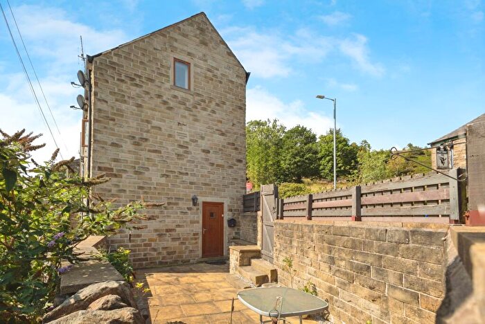 3 Bedroom End Of Terrace House For Sale In Stamford Street, Ashton-Under-Lyne, Lancashire, OL5