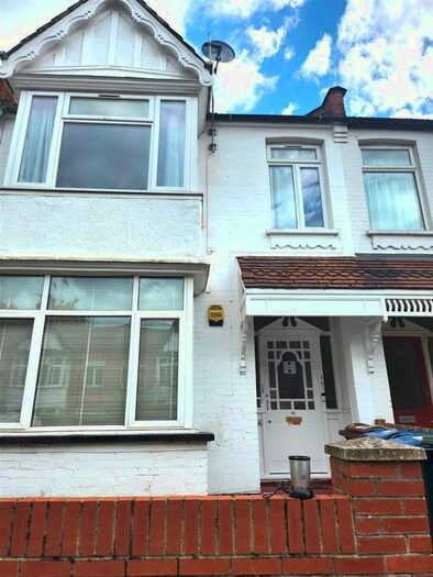 4 Bedroom Maisonette To Rent In Butler Road, Harrow, HA1