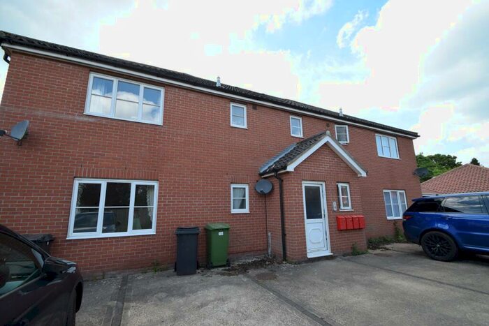 2 Bedroom Flat To Rent In Oak Close, Great Melton Road, Hethersett, NR9