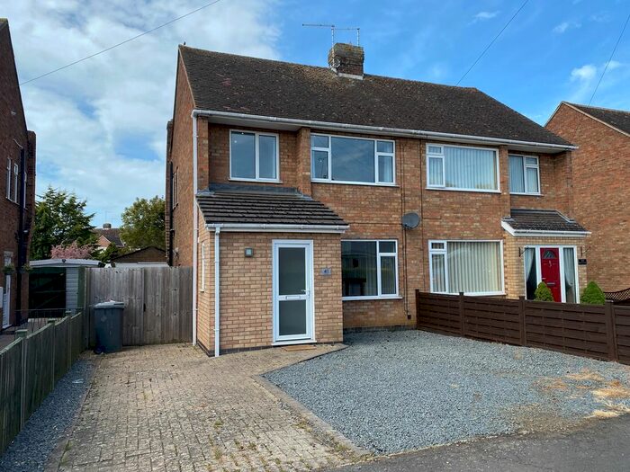 3 Bedroom Property To Rent In Castle Drive, Peterborough, PE6