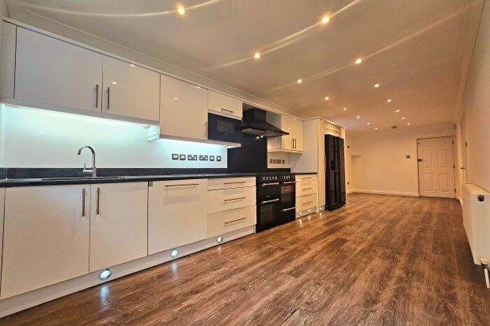 5 Bedroom Property To Rent In Hoblands End, Chislehurst, BR7