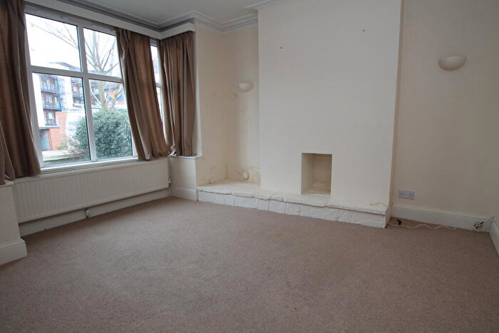 3 Bedroom Terraced House To Rent In Tunstall Road, Croydon, CR0