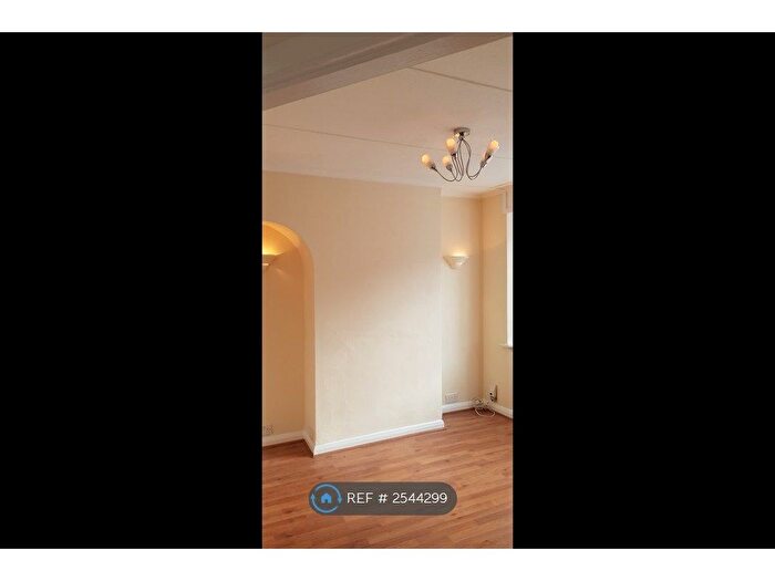 3 Bedroom Terraced House To Rent In Greenwrythe Lane, Sutton, SM5