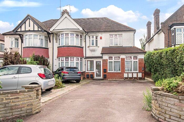 Flat To Rent In Pinner Road, Harrow, HA1