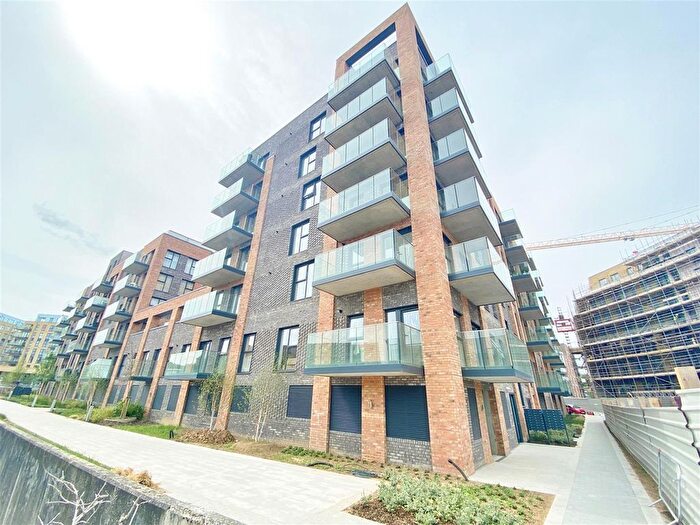2 Bedroom Flat To Rent In James Smith Court, Dartford, Kent, DA1