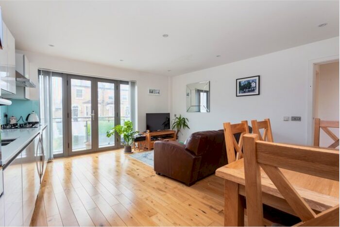 2 Bedroom Flat To Rent In Edge Apartments, London, SW18