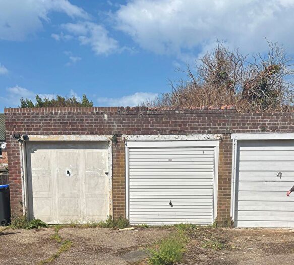 Garage / Parking To Rent In Southview Gardens, Worthing, BN11