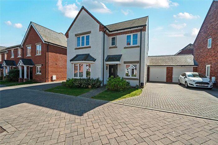 4 Bedroom Detached House For Sale In Goswell Square, Alton, Hampshire, GU34