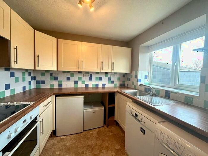 2 Bedroom Flat To Rent In Church Field, Saffron Walden, CB11