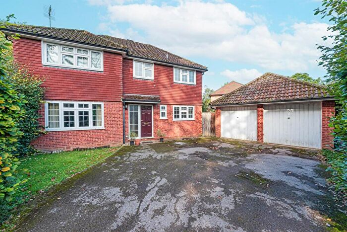 4 Bedroom Detached House To Rent In Fir Cottage Road, Barkham Wood, Finchampstead, RG40