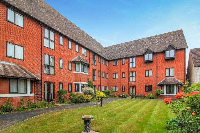 2 Bedroom Property For Sale In The Limes, Linden Road, Bedford, MK40