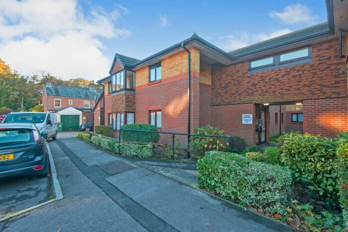 1 Bedroom Flat To Rent In Sherwood Close, Southampton, SO16