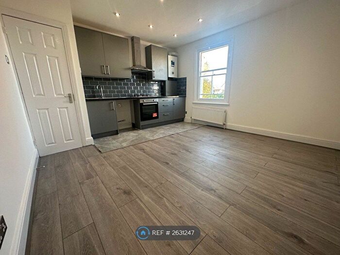 3 Bedroom Semi-Detached House To Rent In Stoke Road, Slough, SL2