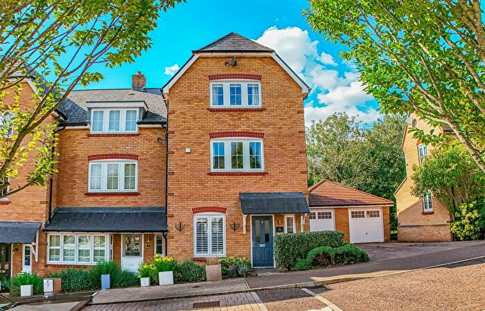 4 Bedroom Town House For Sale In Brockswood Drive, Hemel Hempstead, HP2