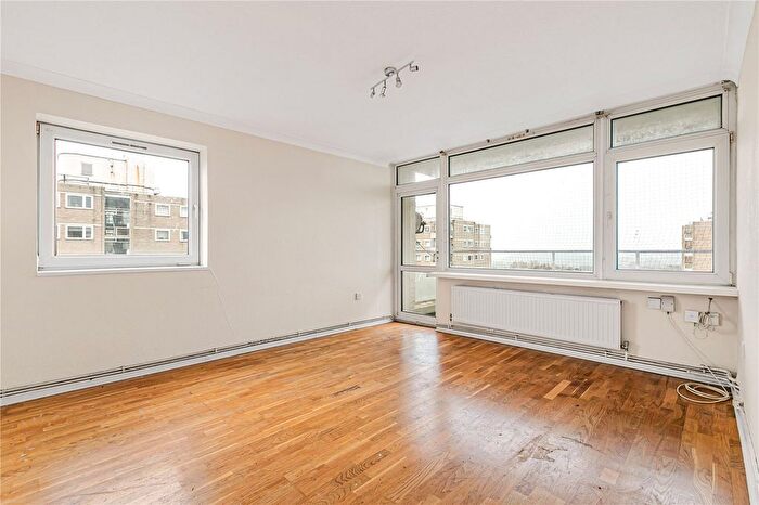 2 Bedroom Flat For Sale In Wanborough Drive, London, SW15