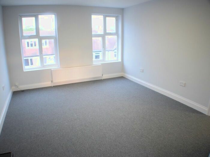 2 Bedroom Maisonette To Rent In High Road, Loughton, London, IG10