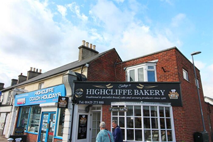 2 Bedroom Flat To Rent In Lymington Road, Highcliffe, Christchurch, Dorset, BH23