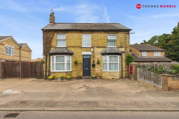 4 Bedroom Detached House For Sale In Hitchin Road, Upper Caldecote, Biggleswade, Bedfordshire, SG18