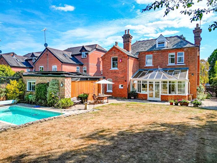 5 Bedroom Detached House For Sale In Derby Road, Caversham, RG4