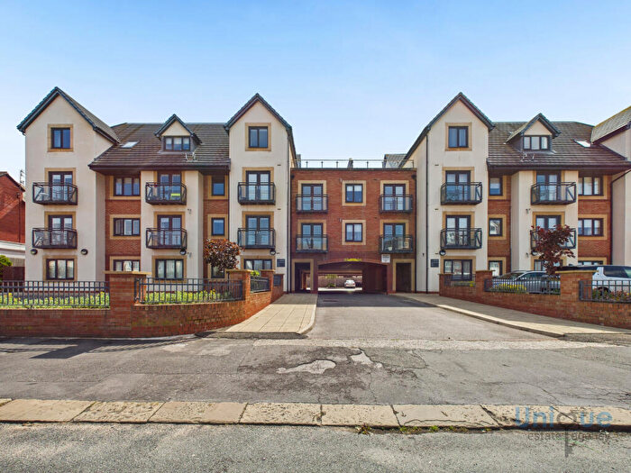 2 Bedroom Apartment For Sale In The Atrium, Lytham St. Annes, FY8