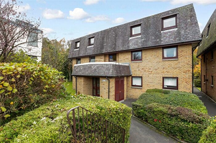 2 Bedroom Flat For Sale In Clober Road, Milngavie, Glasgow, East Dunbartonshire, G62
