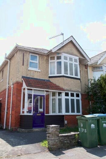 4 Bedroom Property To Rent In Ripstone Gardens, Southampton, SO17
