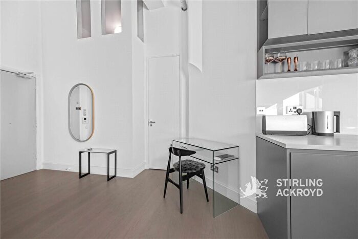 1 Bedroom Apartment To Rent In Bethnal Green Road, Bethnal Green, London, E2
