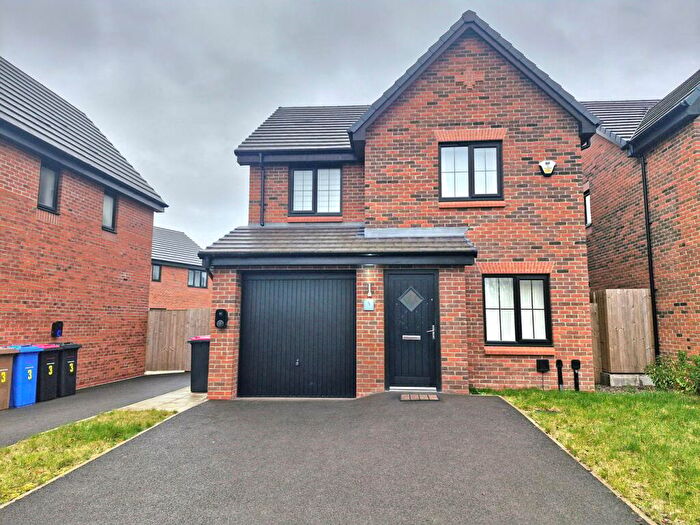 3 Bedroom Detached House To Rent In Clubhouse Avenue, Bolton, M38