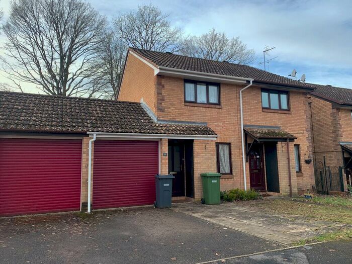 2 Bedroom Semi-Detached House To Rent In *Fully Booked* Monnow Gardens, West End, SO18